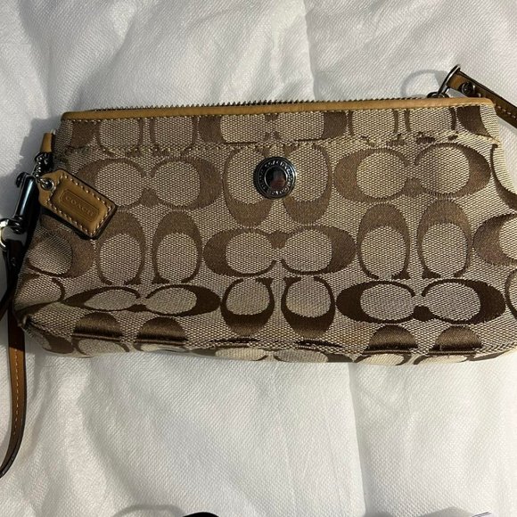 Coach Wristlet Small Purse - Picture 2 of 9
